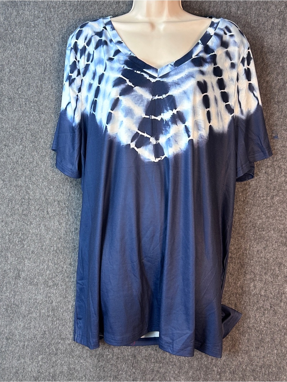 BloomChic T-Shirt Womens 18-20 Plus Blue V Neck Short Sleeve Tie Dye Tunic